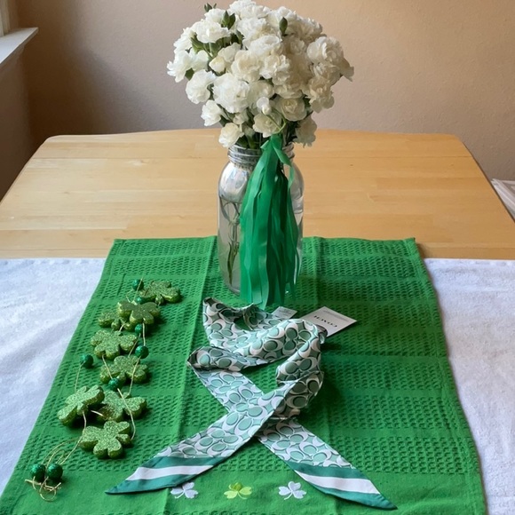 ππ§£COACH SIGNATURE PRINT SKINNY SCARF ππ§£ - Picture 10 of 16